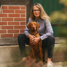 Kerstin Rubel mit Hund Levi - Foto Marion Flemming Autorinnenfoto Kerstin Rubel