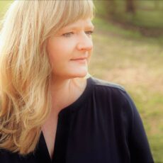 Hannah Juli - Foto Sarah Dobberphul Autorinnenfoto Hannah Juli